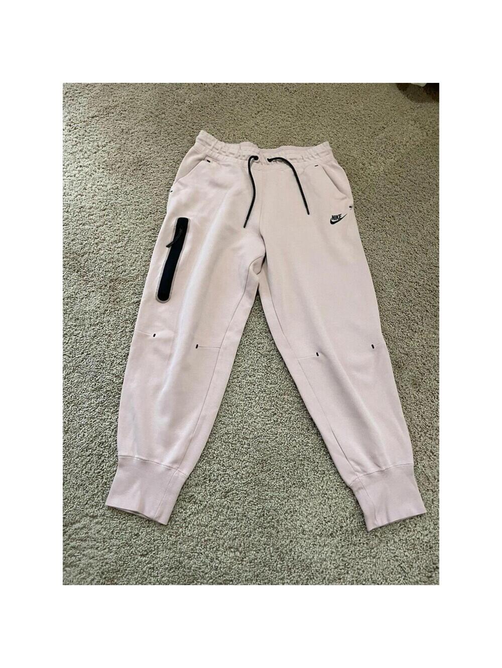 Women’s Nike Sportswear Tech Fleece Joggers Pink Size Medium NWOT Sweatpants